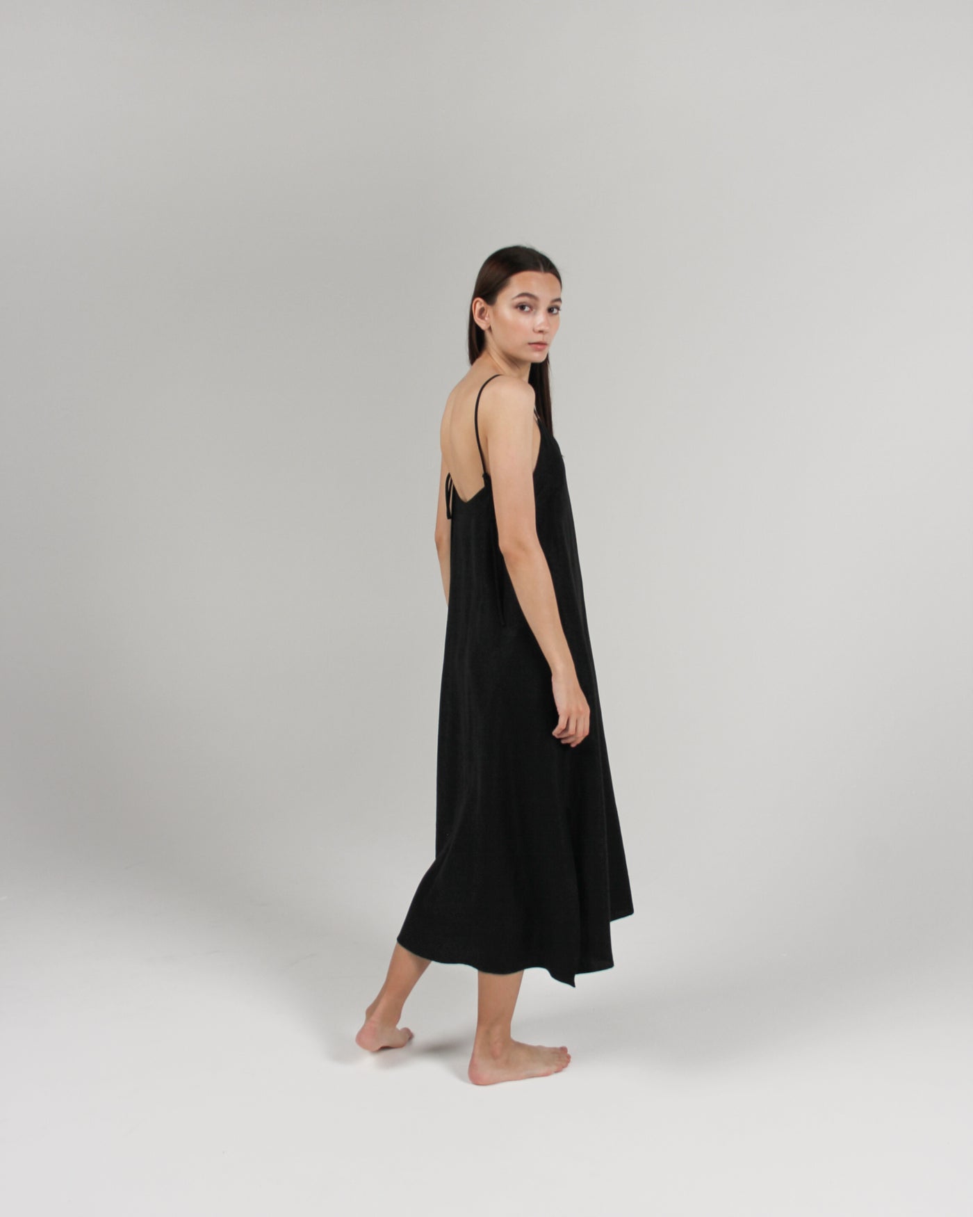 The Cala Slip Dress in Jet Black – Par en Par